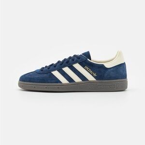 Handball Spezial in the colour Night Indigo 🤍💙